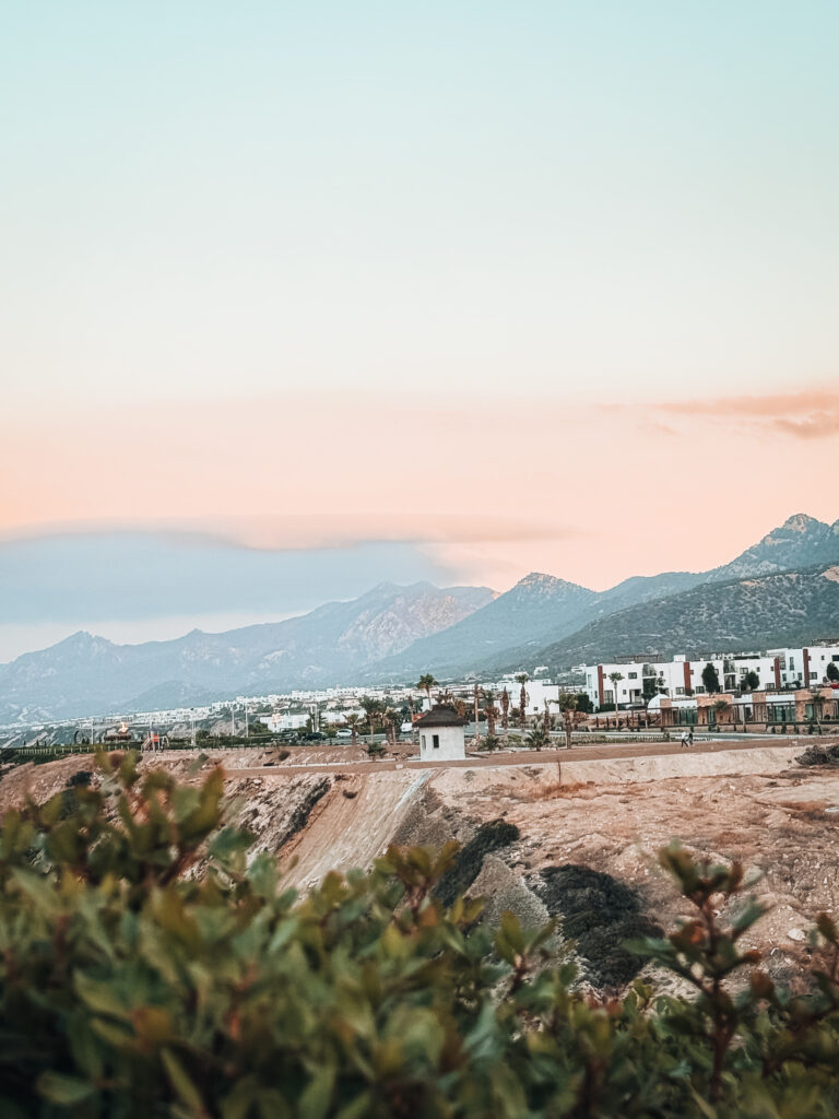 podzimní západ slunce na severním kypru